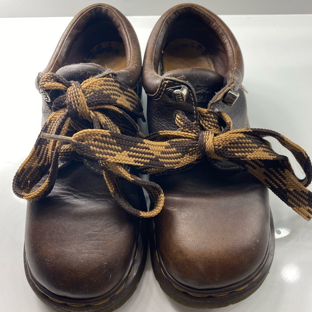 Dr martens doc martens mary janes in brown